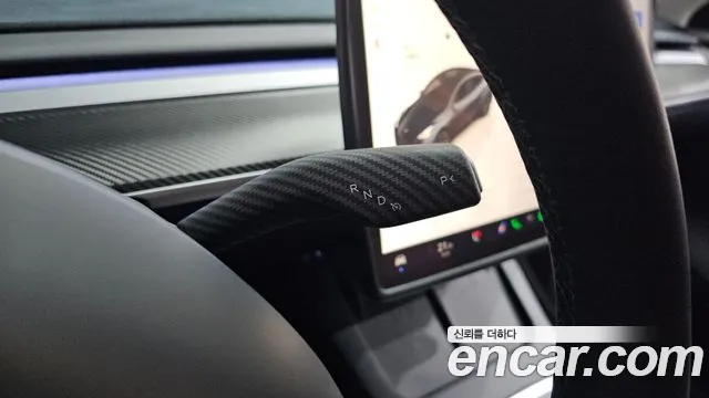 Tesla Model Y — Фото автомобиля 12