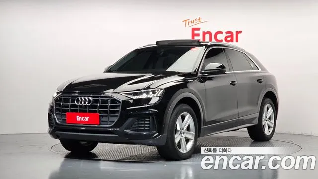 Фотография автомобиля — Audi Q8