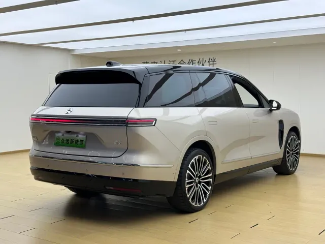 Nio ES8 — Фото автомобиля 24