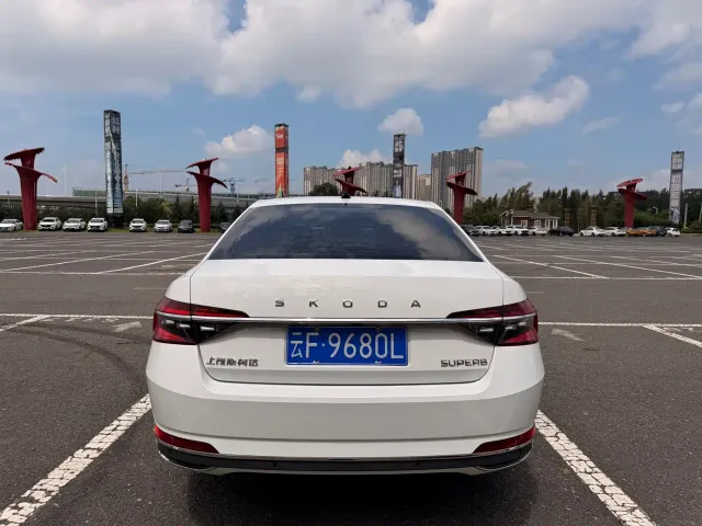Skoda Superb — Фото автомобиля 5