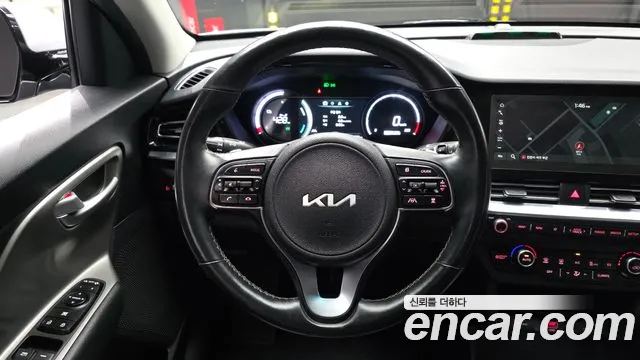 Kia Niro — Фото автомобиля 19