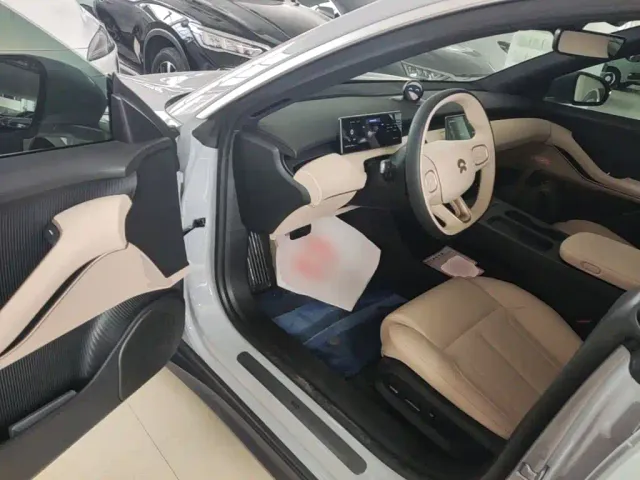 Nio ET5 Touring — Фото автомобиля 11