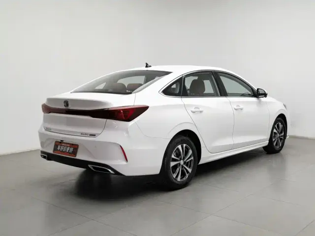 Changan Eado — Фото автомобиля 2