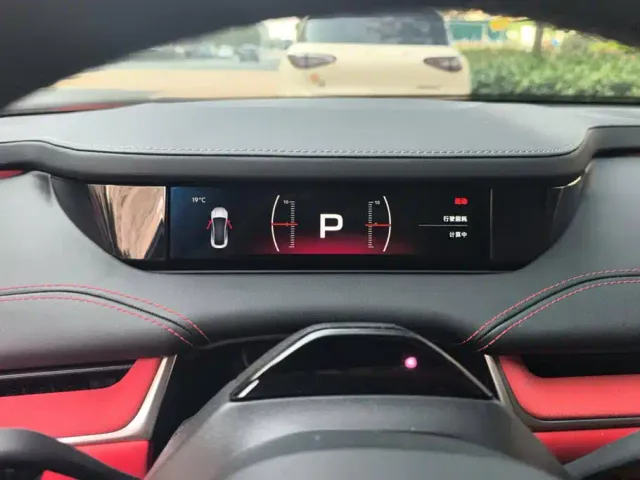 Xiaomi SU7 — Фото автомобиля 14