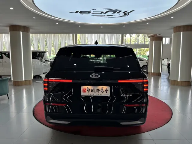 Ford Edge — Фото автомобиля 6