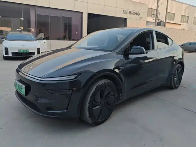 Фотография автомобиля — Tesla Model Y