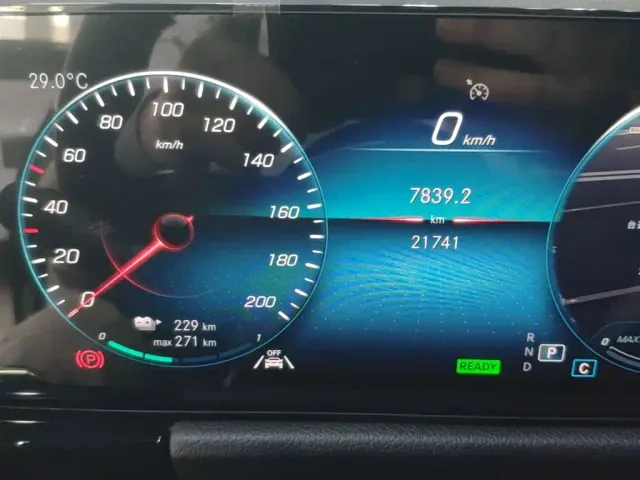 Mercedes-Benz EQA — Фото автомобиля 11