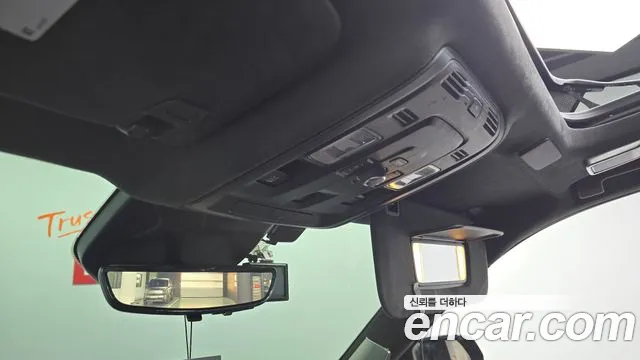 Cadillac Escalade 5th Gen — Фото автомобиля 18