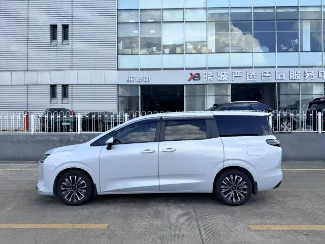 Wuling Starlight 730 — Фото автомобиля 8