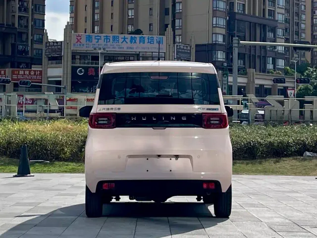 Wuling Hongguang Mini EV — Фото автомобиля 6