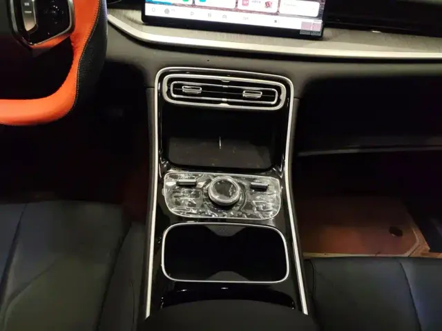 Geely Galaxy Stellar 6 — Фото автомобиля 16