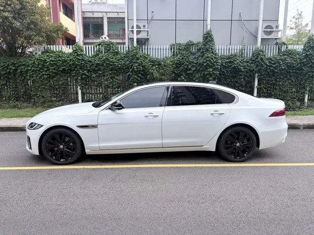 Jaguar XFL — Фото автомобиля 7