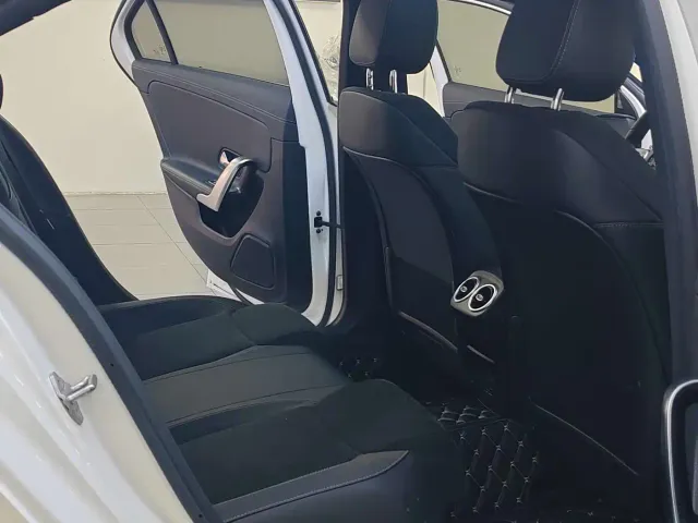 Mercedes-Benz A-Class — Фото автомобиля 12