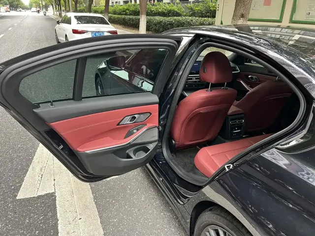 BMW 3 Series — Фото автомобиля 8