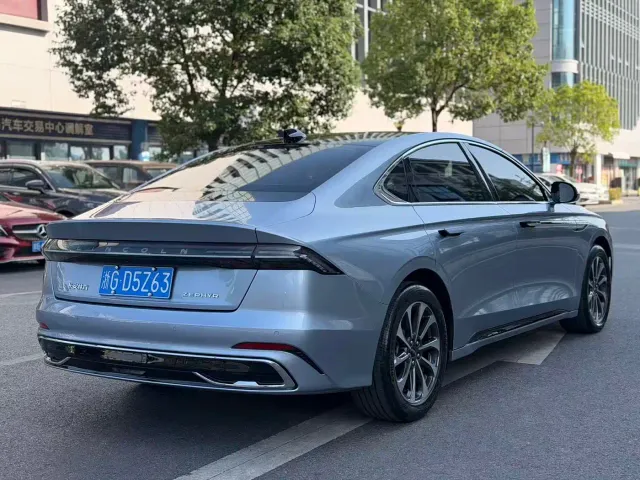 Lincoln Z — Фото автомобиля 18