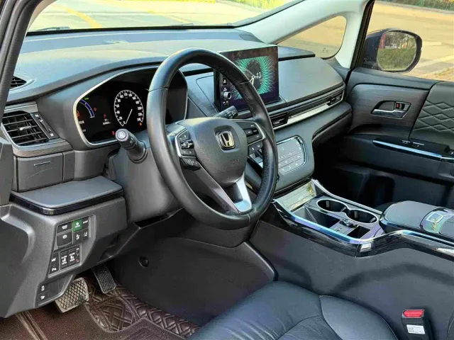 Honda Elysion — Фото автомобиля 11