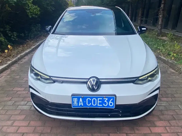 Volkswagen Golf — Фото автомобиля 2