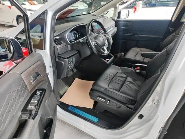Honda Elysion — Фото автомобиля 14