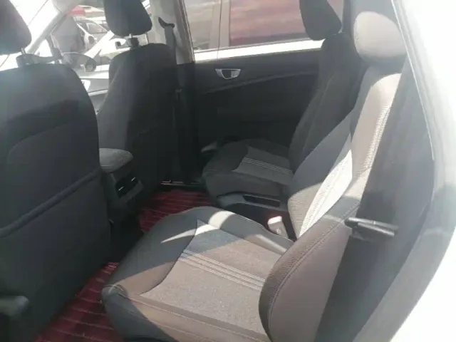 Wuling Jiachen — Фото автомобиля 16