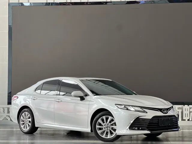 Toyota Camry — Фото автомобиля 3