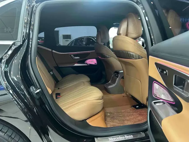 Mercedes-Benz E-Class — Фото автомобиля 17