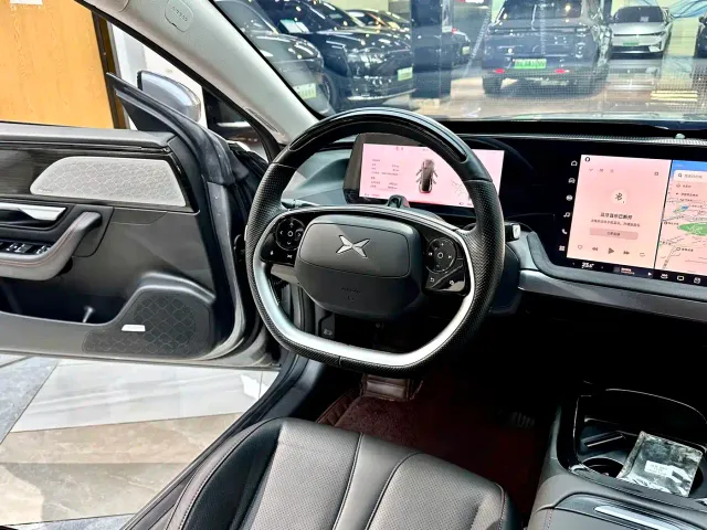 Xpeng P7 — Фото автомобиля 12