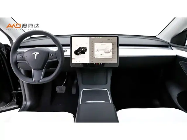 Tesla Model Y — Фото автомобиля 5