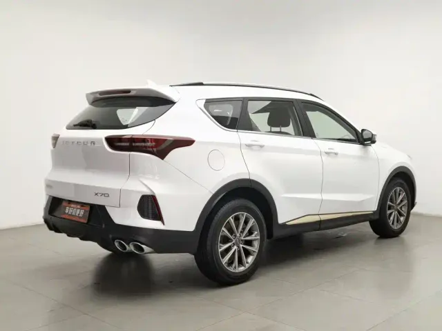 Jetour X70 — Фото автомобиля 2