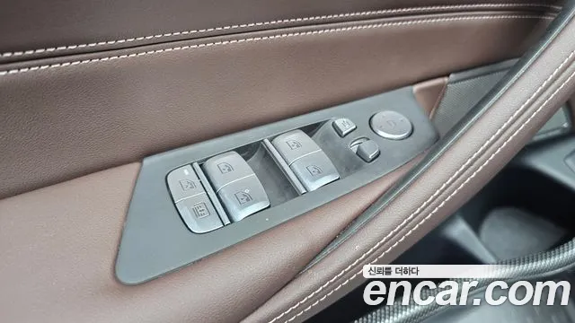 BMW 5 Series G30 — Фото автомобиля 30