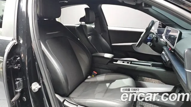 Hyundai Ioniq 6 — Фото автомобиля 24