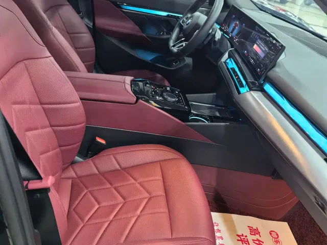 BMW 5 Series — Фото автомобиля 6