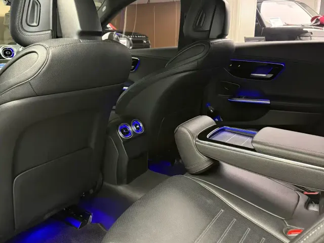 Mercedes-Benz C-Class — Фото автомобиля 5