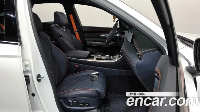 Genesis GV70 — Фото автомобиля 15