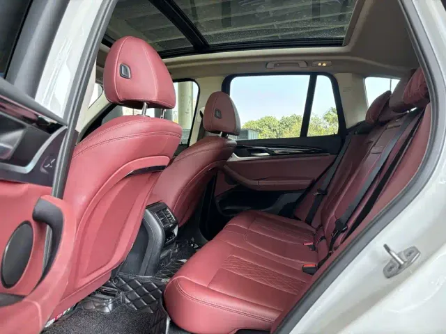 BMW iX3 — Фото автомобиля 16