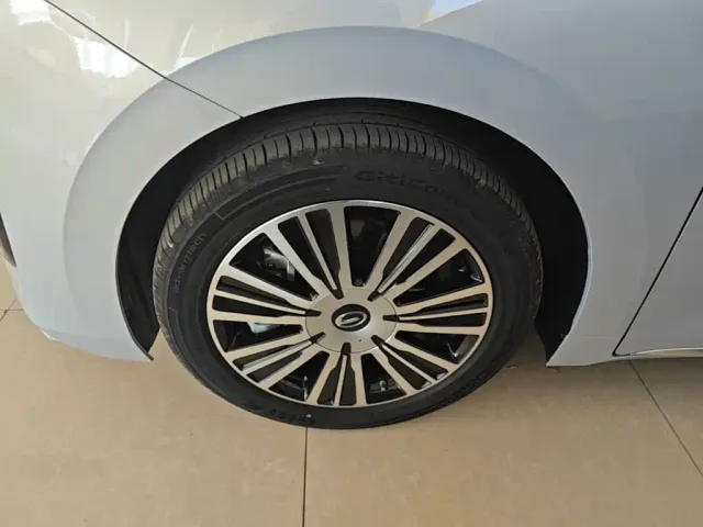 GAC Trumpchi E8 — Фото автомобиля 22