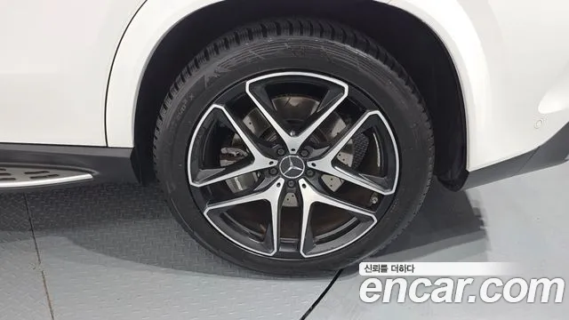 Mercedes-Benz GLE-Class — Фото автомобиля 19