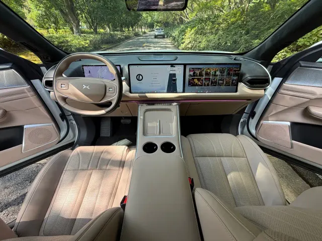 Xpeng G9 — Фото автомобиля 5