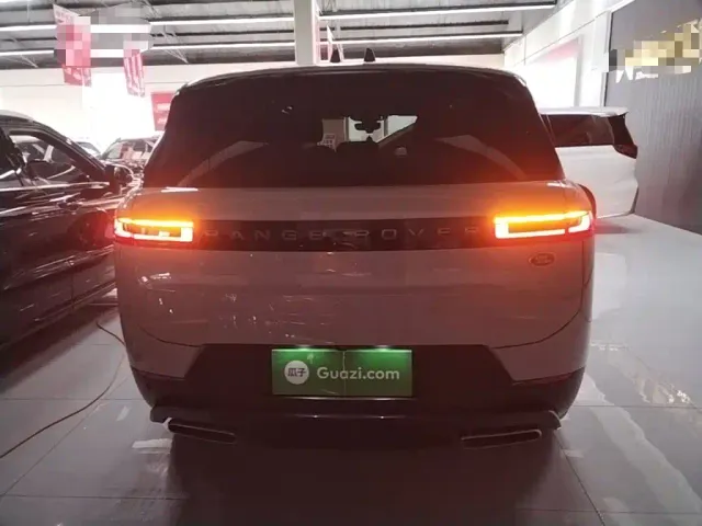 Land Rover Range Rover Sport — Фото автомобиля 5