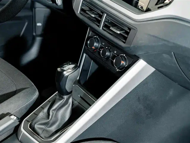 Volkswagen Polo — Фото автомобиля 18