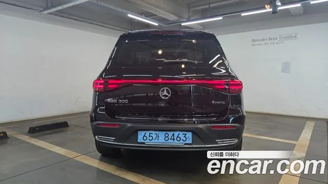 Mercedes-Benz EQB — Фото автомобиля 4