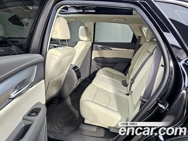 Cadillac XT5 — Фото автомобиля 10