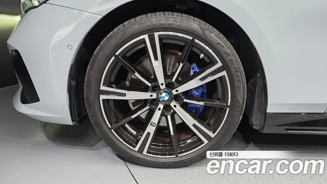 BMW 5-Series 5 серия (G60) 530i xDrive M Sport — Фото автомобиля 4