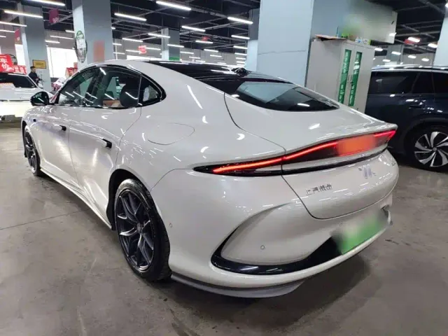 IM Motors L6 — Фото автомобиля 4