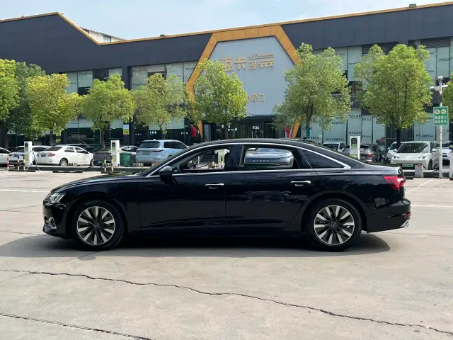 Audi A6L — Фото автомобиля 3