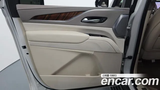 Cadillac Escalade Escalade 5 поколение — Фото автомобиля 21
