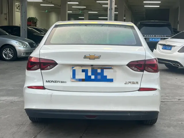 Chevrolet Monza — Фото автомобиля 5