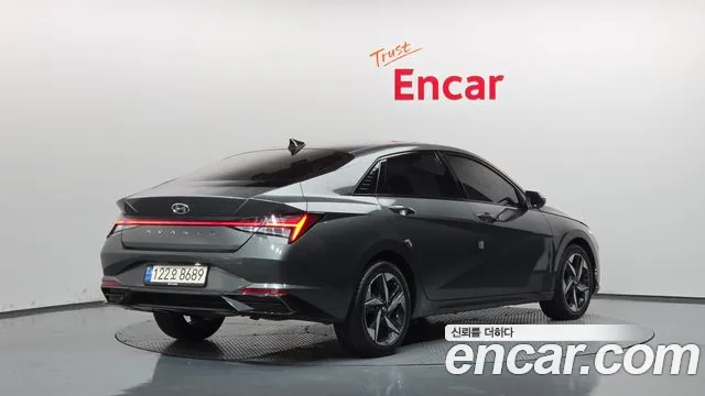 Hyundai Avante CN7 — Фото автомобиля 2