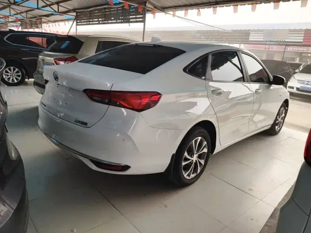 Buick Verano — Фото автомобиля 6