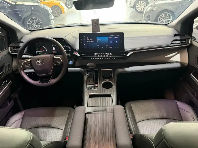 Toyota Granvia — Фото автомобиля 5