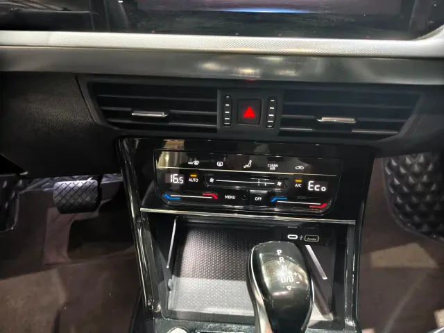 Volkswagen Passat — Фото автомобиля 7